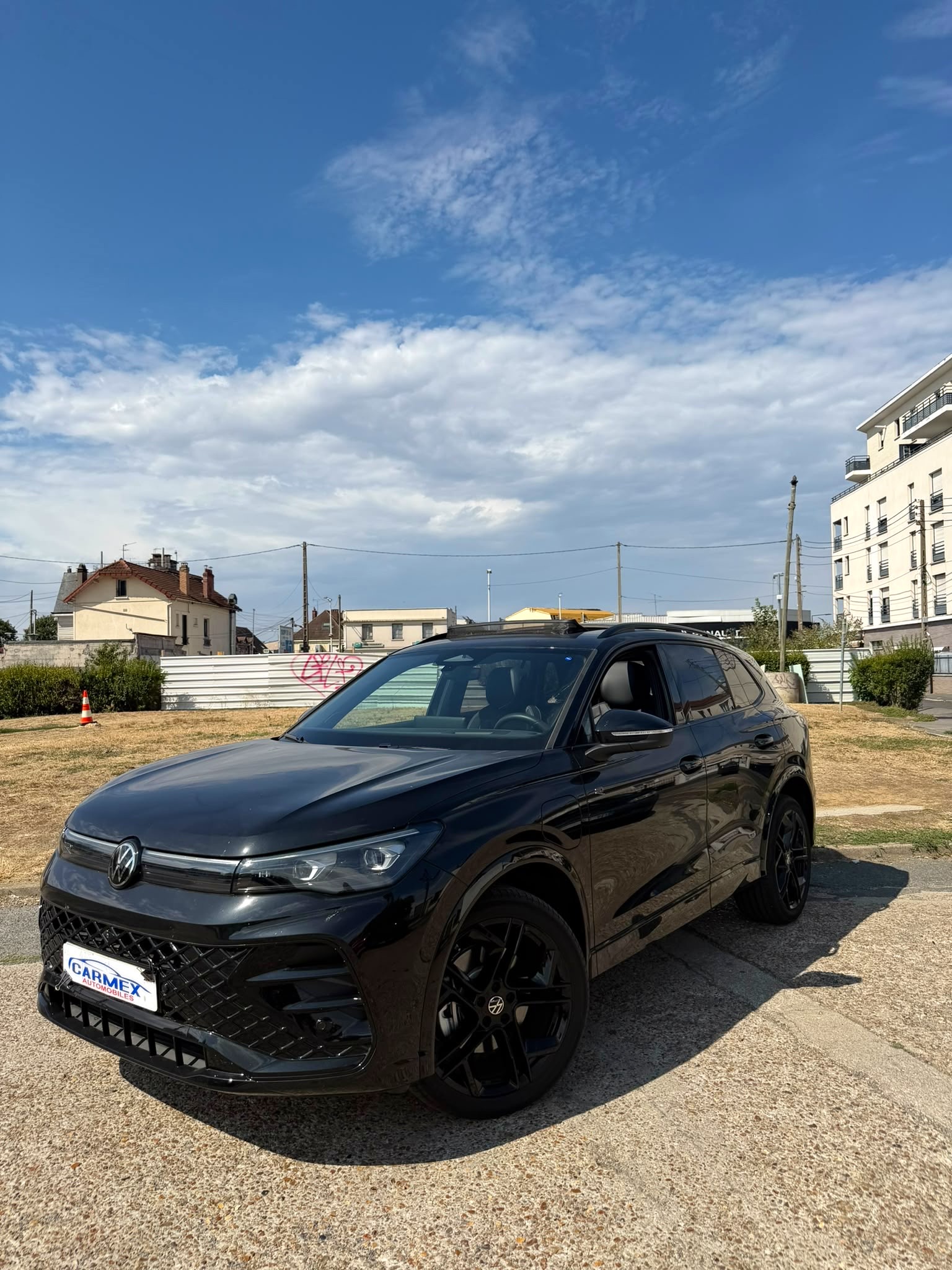 Photo principale de Volkswagen Tiguan R-Line Exclusive 1.5 eHybrid 204ch DSG6