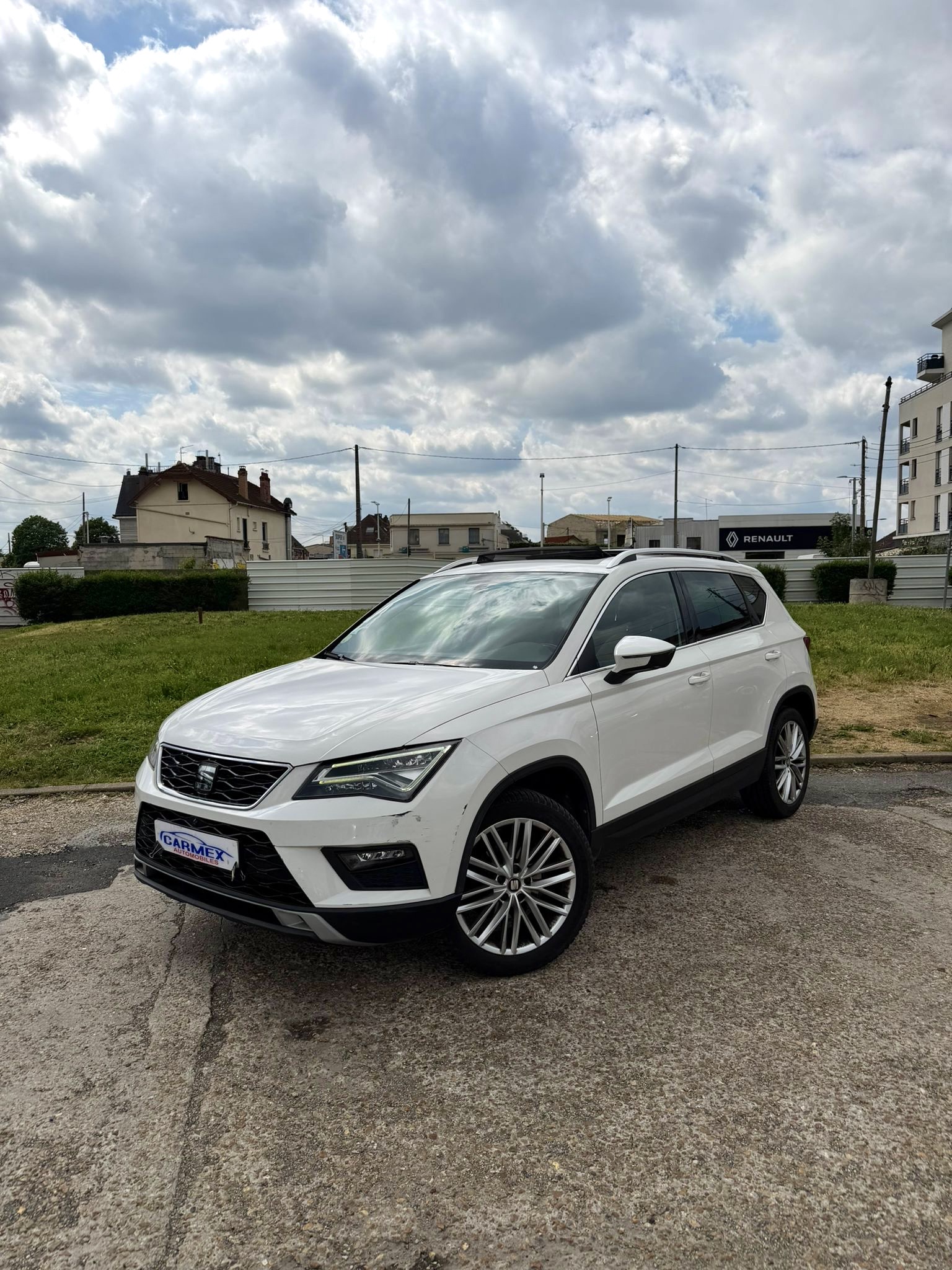 Photo principale de Seat Ateca Xcellence 1.6 TDI 115ch Toit Ouvrant Siège marron semi cuir