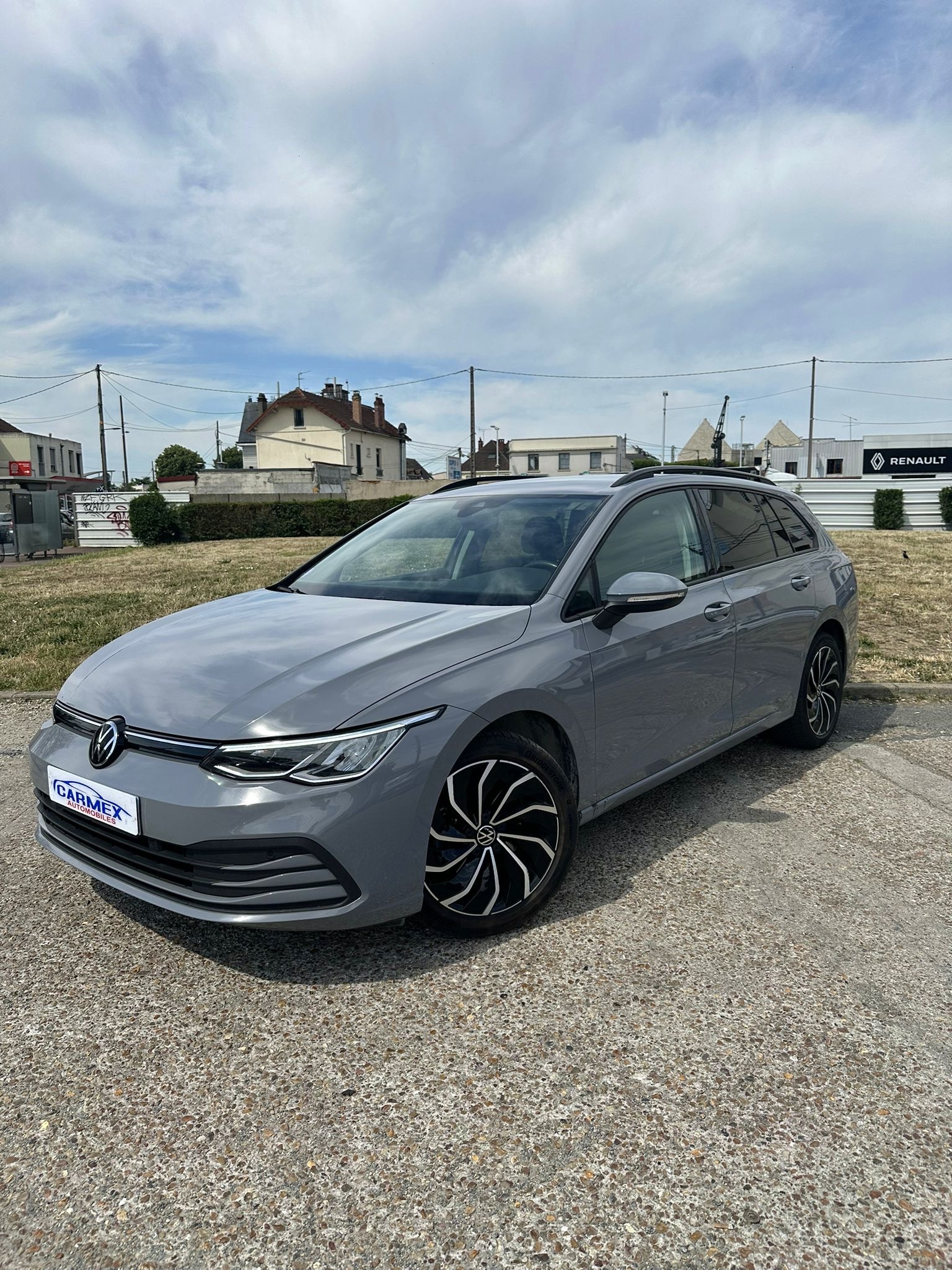 Photo principale de Volkswagen golf 8 SW 1.5 eTSI Life Plus