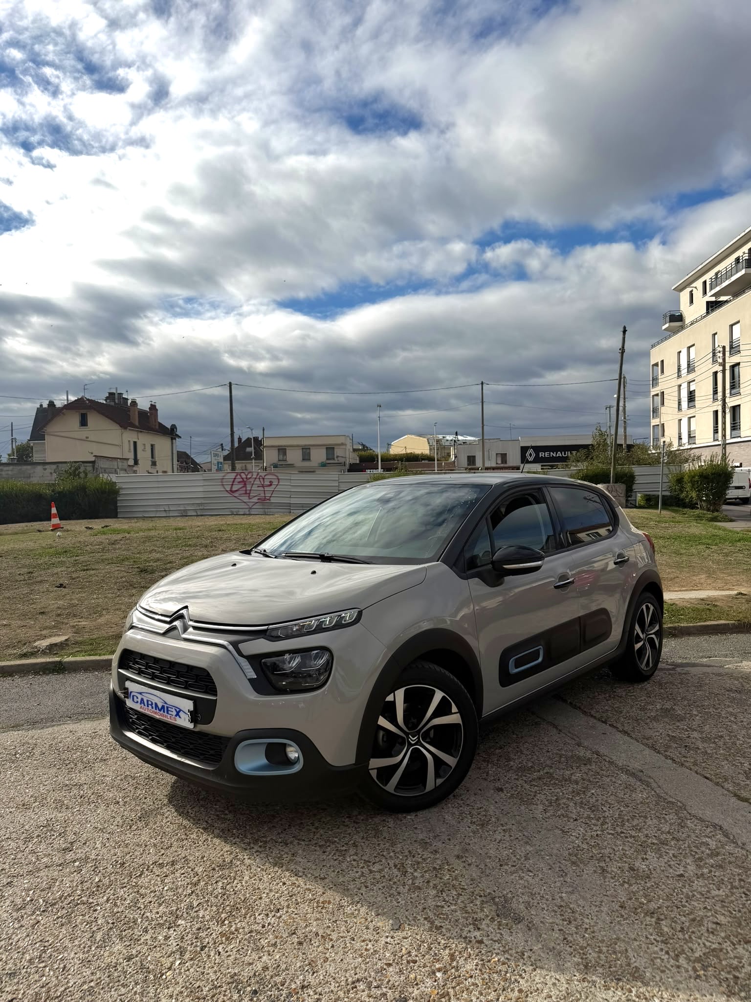 Photo principale de Citroën C3 ELLE 110ch full Option